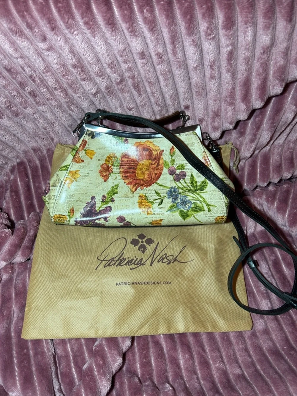 NWOTPatricia Nash Floral Leather Crossbody in Cream with Multicolor Floral Print - Picture 1 of 5